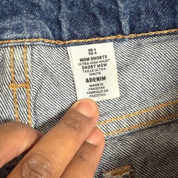 H&M Women’s Blue Distressed Denim Shorts High Waist Mom Shorts Size 4 - Picture 4 of 5